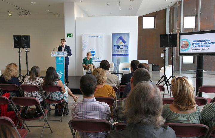 Imagen de una de las ponencias que se celebraron el año anterior en el I Encuentro del Comercio Urbano de Alcobendas