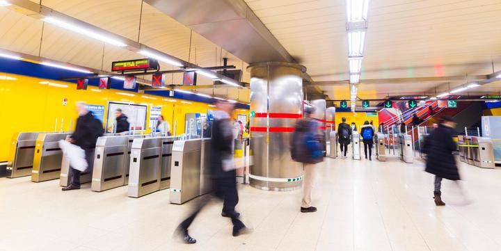Metro de Madrid reabre 115 accesos de estaciones cerrados durante la crisis sanitaria y recuperará su horario en la fase 2