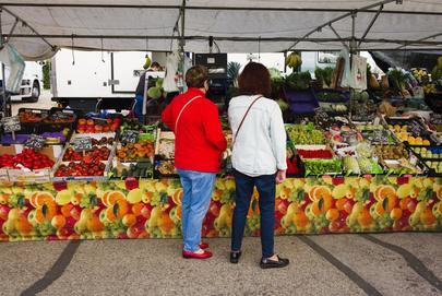 El mercadillo semanal de Sanse abrirá también los primeros domingos de cada mes