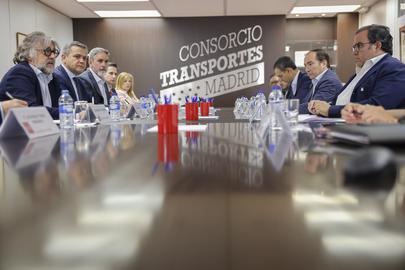 Hasta 2027 se prohíbe de acceder con patinetes eléctricos al transporte público