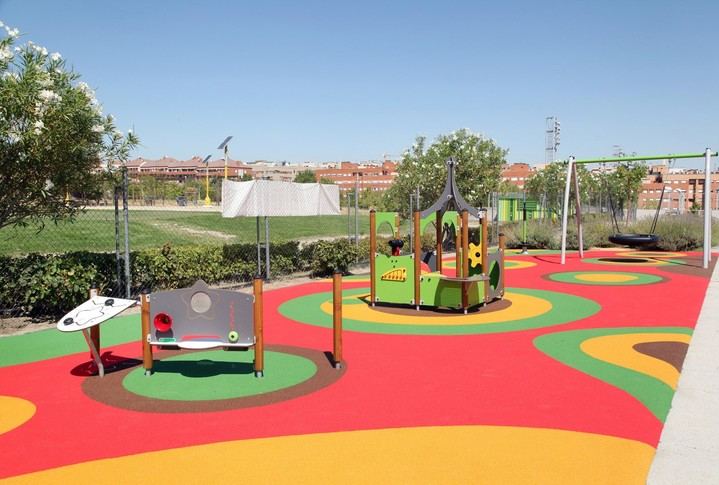 Imagen mandada por el Ayuntamiento y donde se ve la nueva zona infantil puesta en  marcha 