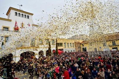 Despedida de año con preuvas y DJ en la Plaza de Sanse