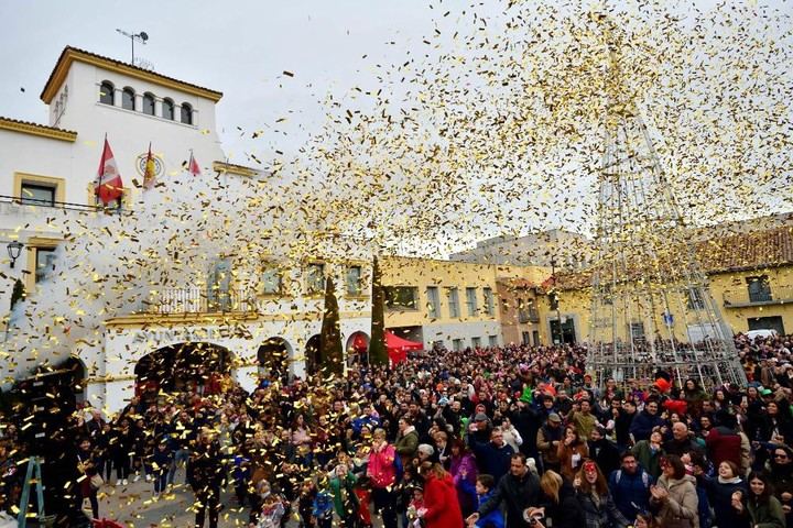 Despedida de año con preuvas y DJ en la Plaza de Sanse