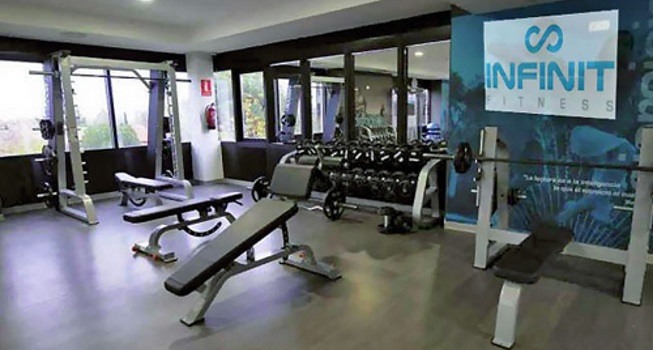 Imagen del interior del gimnasio Infinit Fitness La Moraleja