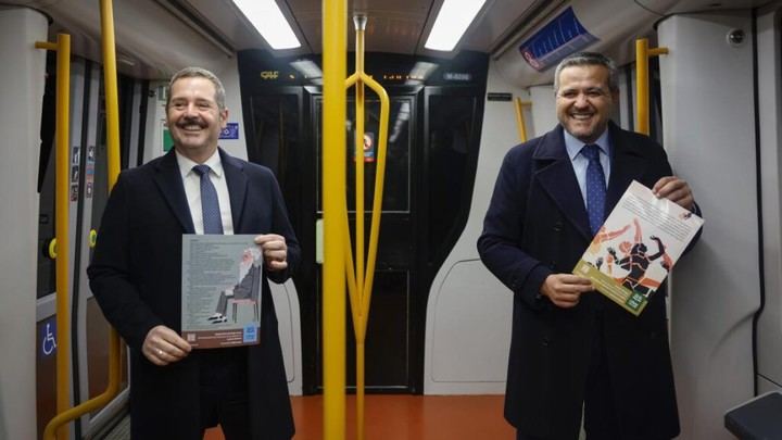 La Comunidad de Madrid lanza la 27ª edición de Libros a la Calle en el transporte público