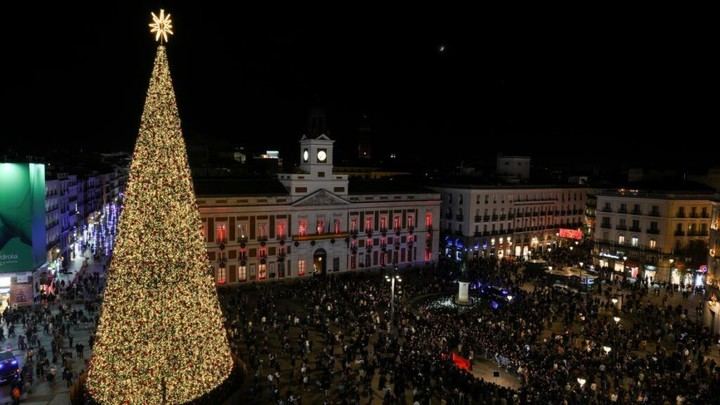 Madrid celebra el fin de 2024 con un espectáculo de proyección en la Real Casa de Correos