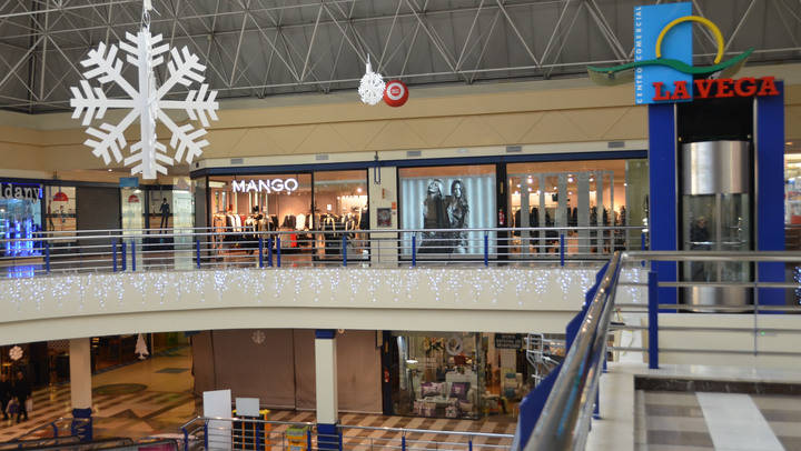 Las mejores ofertas y rebajas en el 'Centro Comercial La Vega'