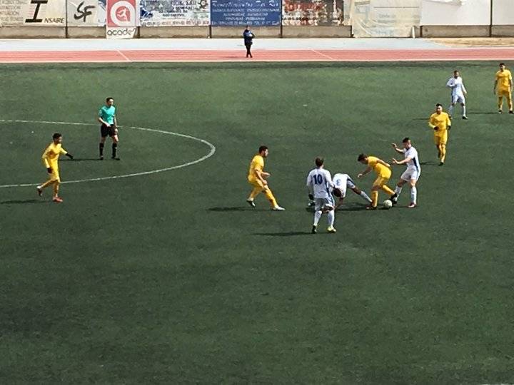 Imagen del partido entre el San Fernando y el Alcobendas Sport disputado en el estadio municipal Santiago del Pino